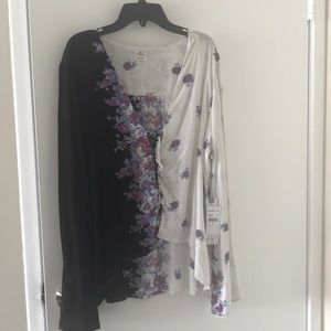 NWT- O’NEILL BOHO BELL SLEEVE TOP